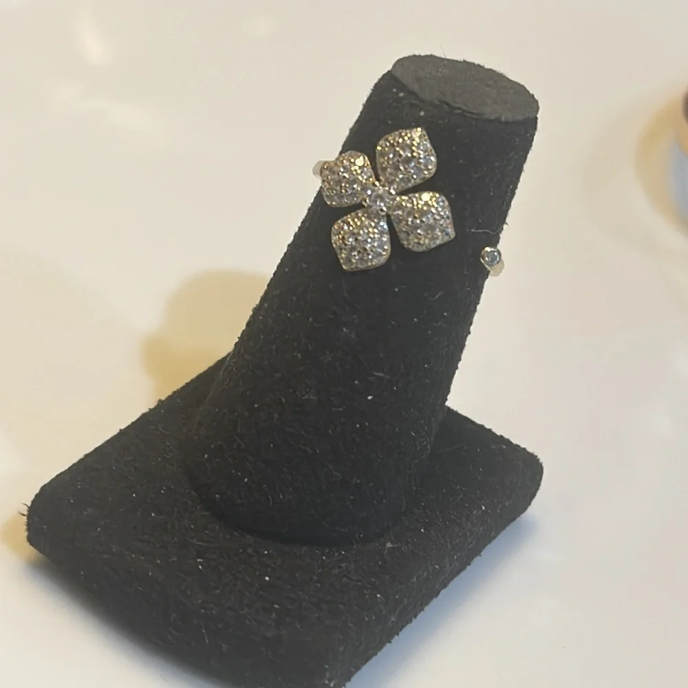 NEW Sparkly flower ring GP over‎ .925 silver